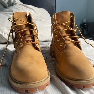 Timberland 6" Premium Waterproof Boots Size 5